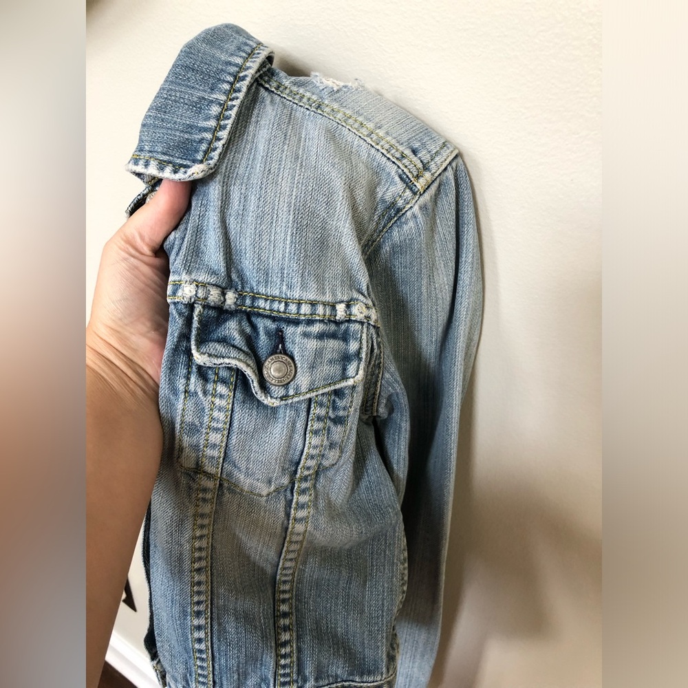 American Eagle Women’s M Blue/Gray Distressed Short Cotton Jean Jacket - EUC! - Picture 10 of 12